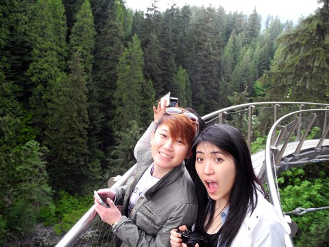 Chen is constantly taking pictures in other people's pictures lol